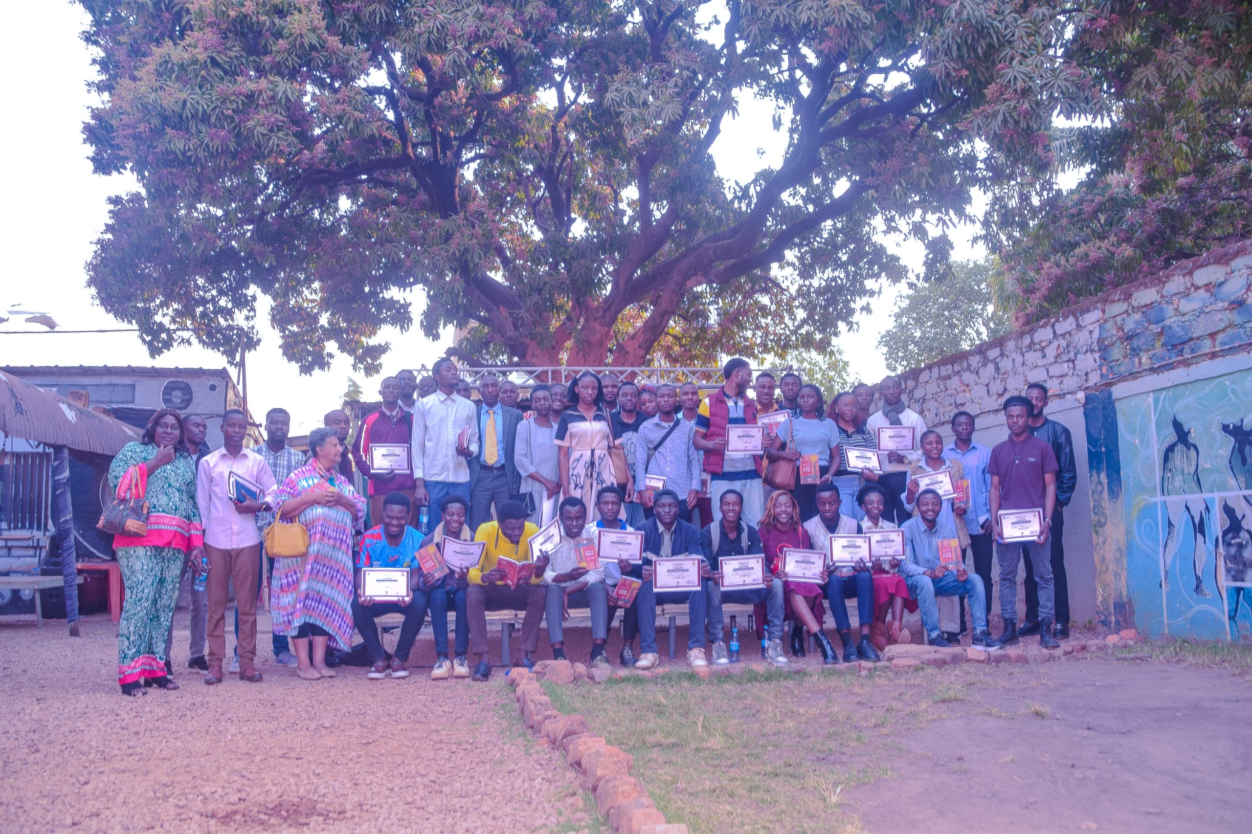Image principale du post intitulé Compte-rendu du café littéraire tenu à Lubumbashi le 19 juillet 2025 autour de La danse du Vilain