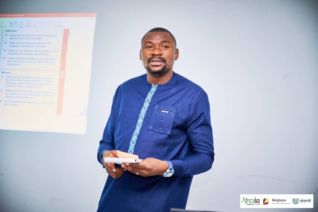 Image de profile de Reagan Mukebo, rédacteur(trice) sur le site de Kiosque Littéraire.